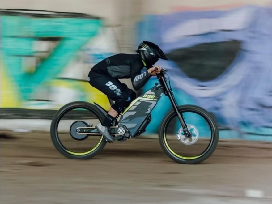 La bicicleta eléctrica tan rápida… que hasta podría circular por autopista