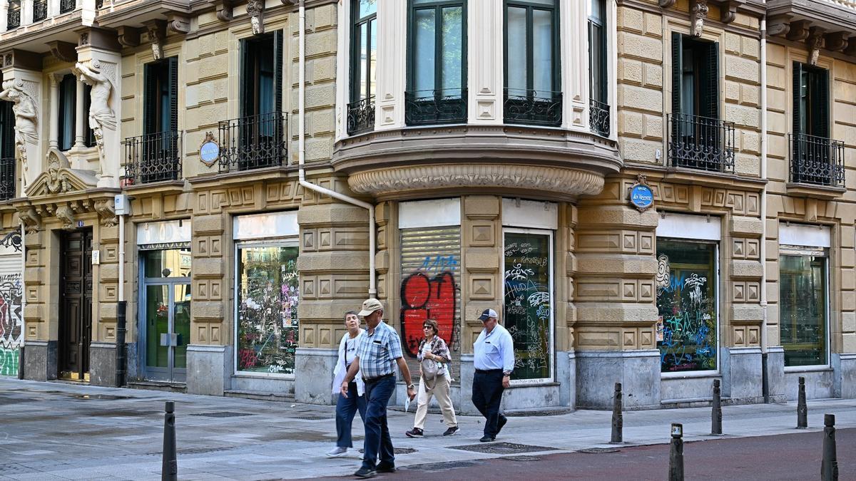 La Diputación tiene intención de abrir próximamente una oficina Gertu en la calle San Vicente de Bilbao, junto a los jardines de Albia. La Diputación tiene intención de abrir próximamente una oficina Gertu en la calle San Vicente de Bilbao, junto a los jardines de Albia.
