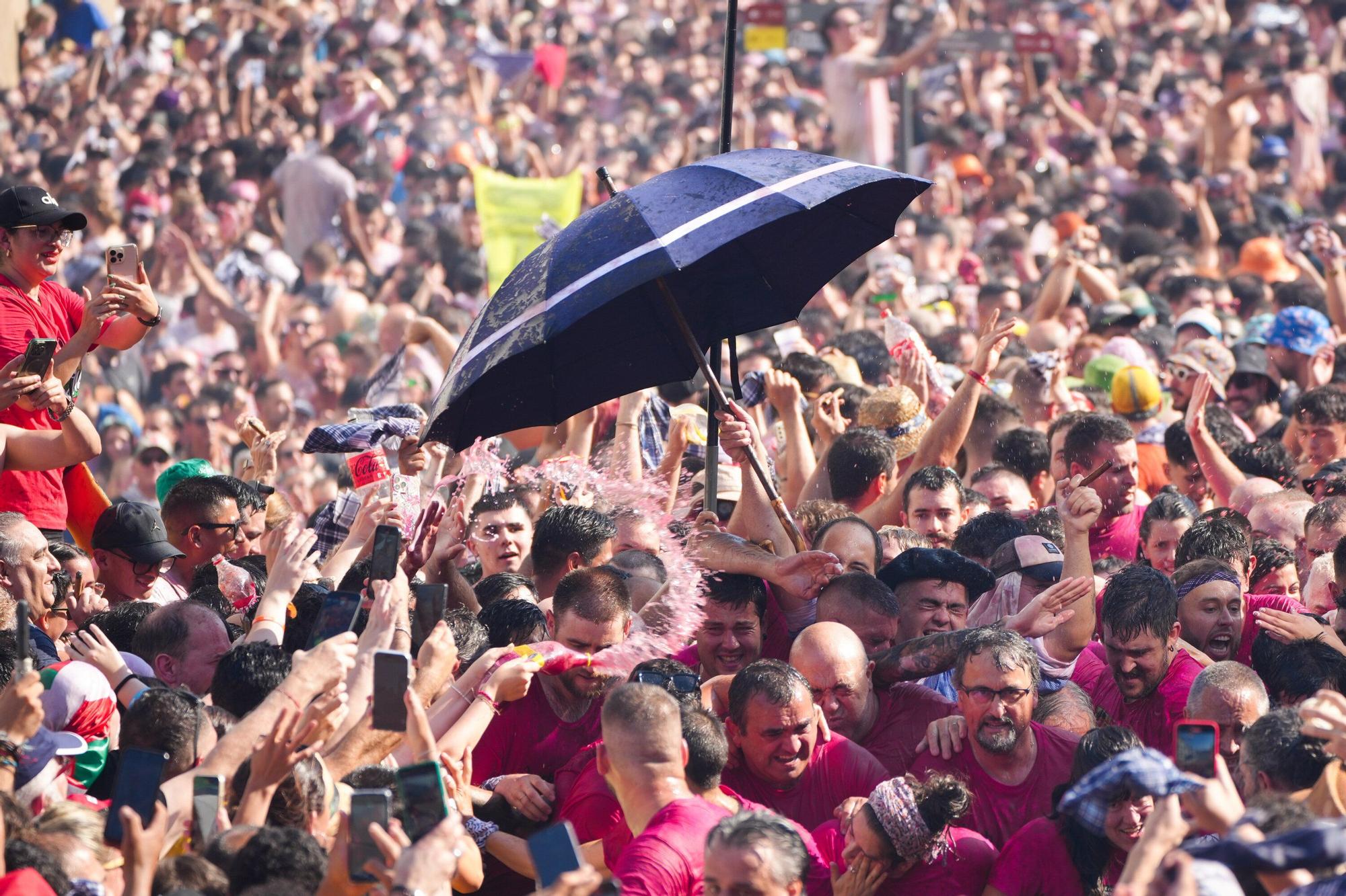 En imágenes: Así ha sido la bajada de Celedón en 2025