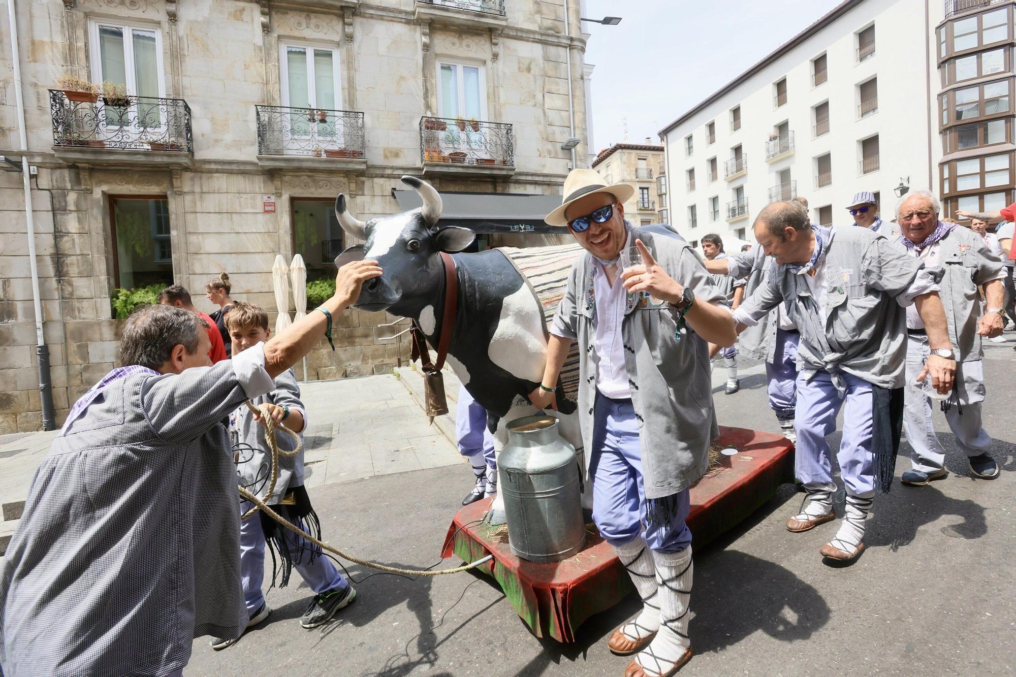En imágenes: La fiesta continúa en las calles de Gasteiz este 6 de agosto