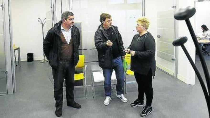 La diputada Maite Peña, en su visita de ayer al centro de valoración de dependencia de Txara I.