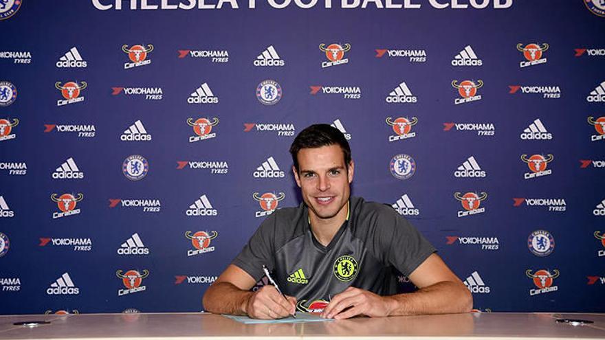 El navarro César Azpilicueta firma hasta 2020 con el Chelsea