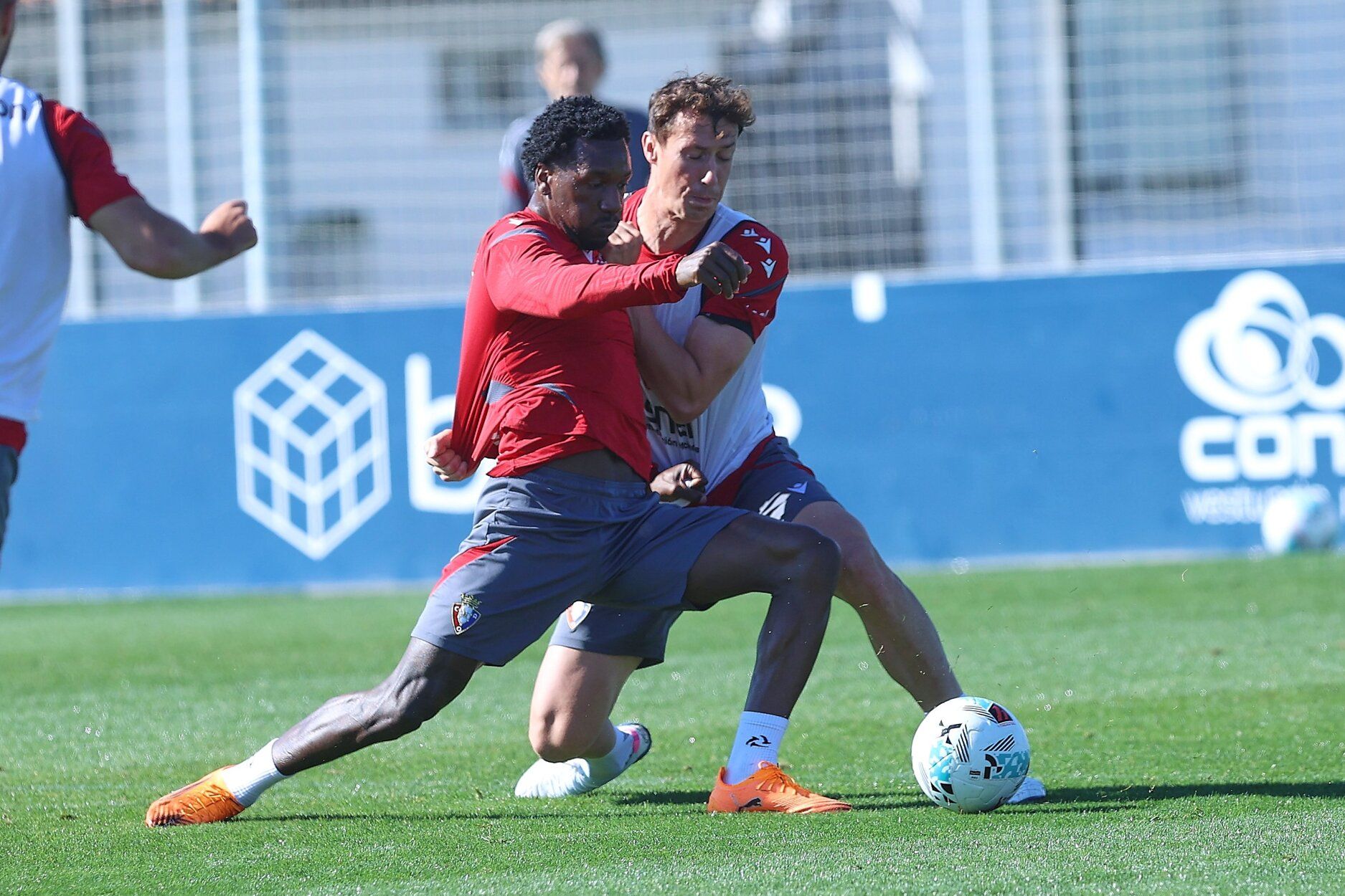 Fotos del entrenamiento de Osasuna (02/10/2025)