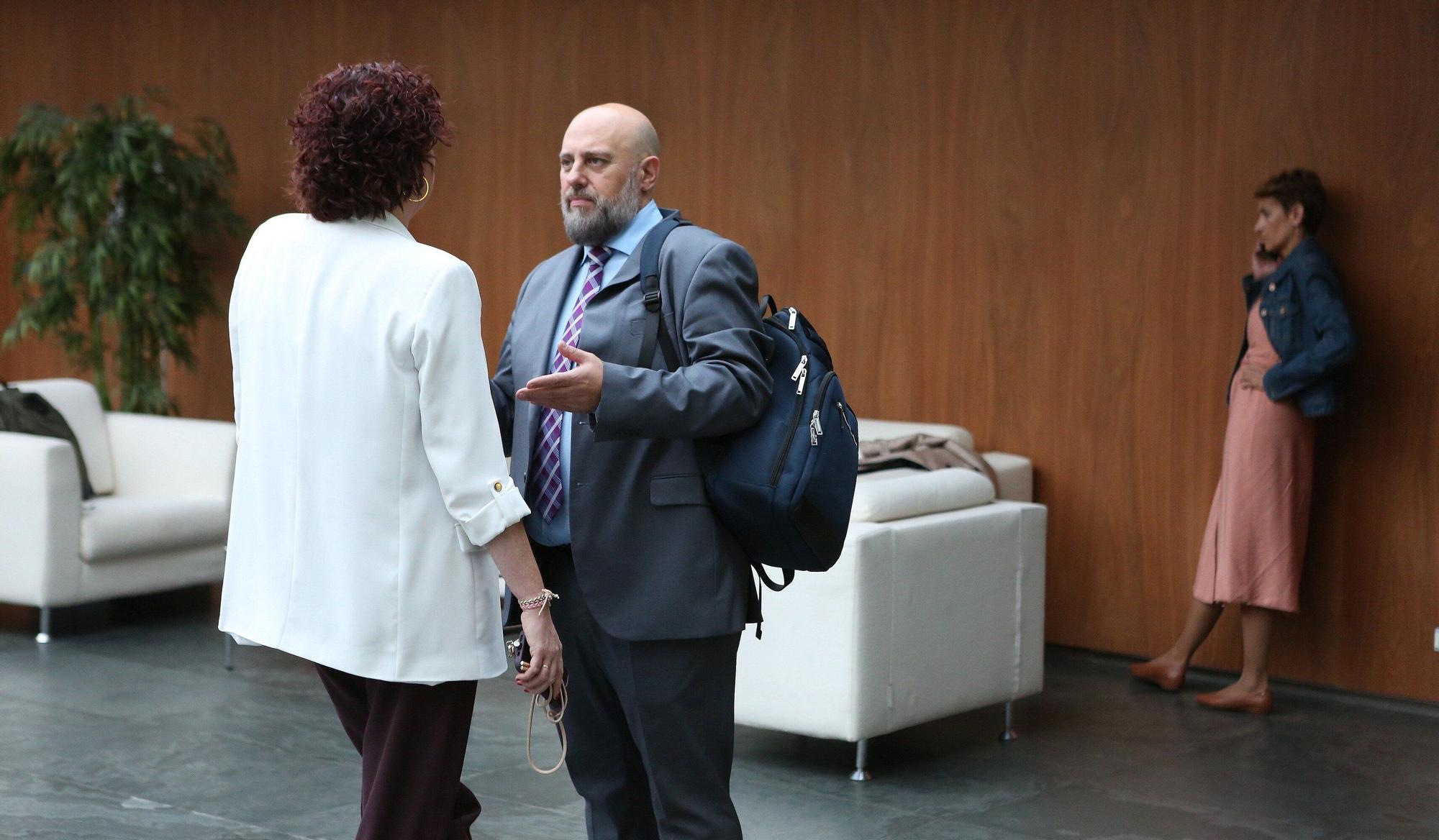 Fotos del pleno del Parlamento de Navarra del 9 de octubre
