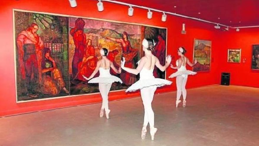 Los bailarines tuvieron como escenario la sala principal del Museo Gustavo de Maeztu de Estella-Lizarra.