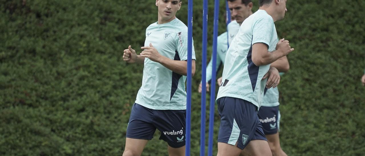 En imágenes: el Athletic entrena en Lezama con la vista puesta en el Alavés