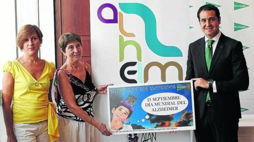 Charo Leoz y Aurora Lozano, vocal y presidenta de Afan, y Roberto Sanz de El Corte Inglés.