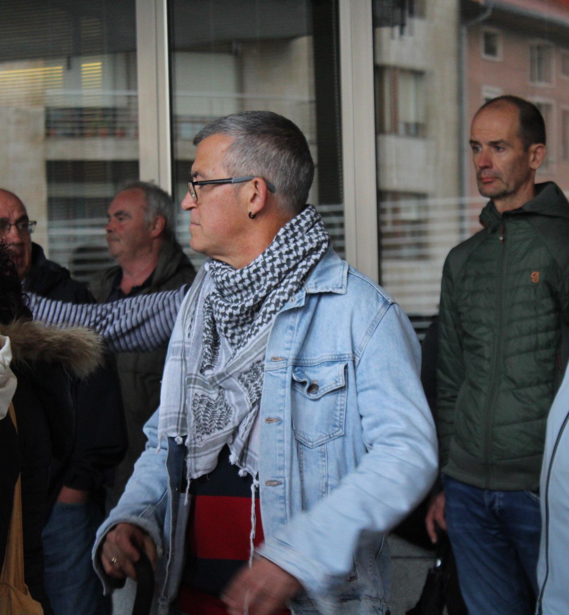 Más de 200 personas se concentran el Basauri contra el genocidio en Gaza