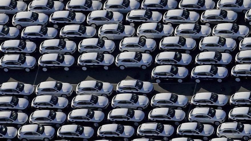 VW dice que otros 800.000 vehículos pueden haber sufrido irregularidades