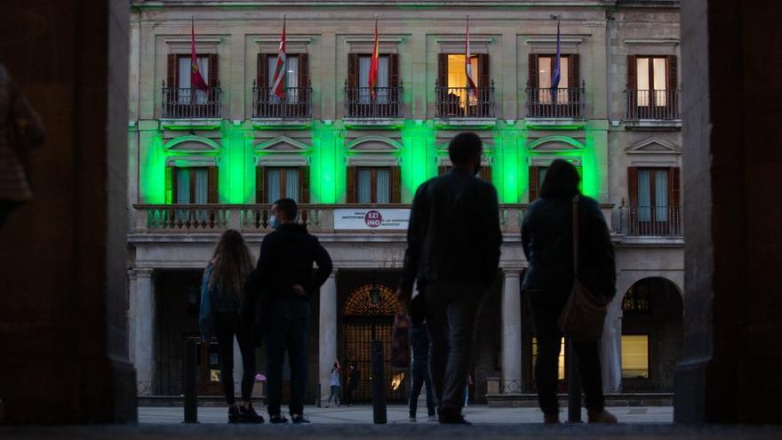 Vitoria iluminará de colores la Casa Consistorial por los días internacionales de la neurofibromatosis