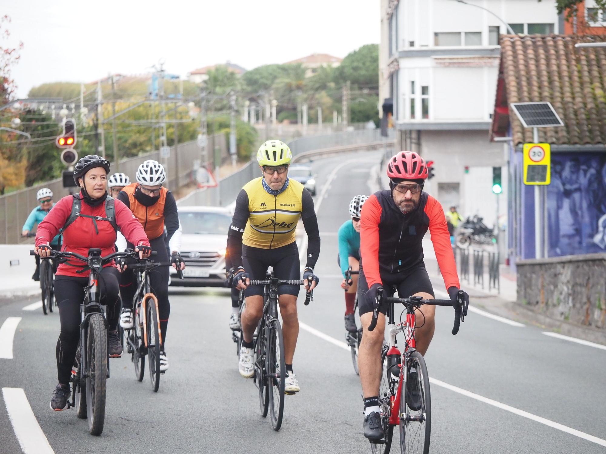 Fiesta ciclista en Deba