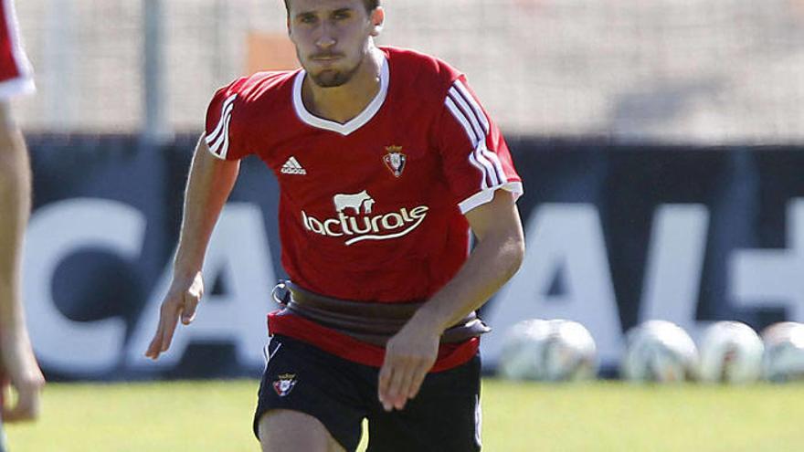 Oier, baja entre 6 y 8 meses por una grave lesión de rodilla