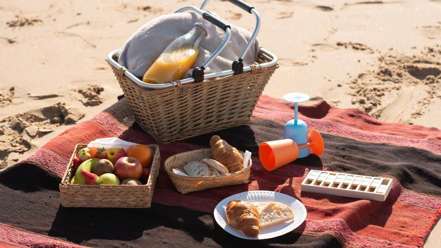 Adiós a la nevera de playa: el sustituto de Lidl para mantener la comida fresca que arrasa este verano