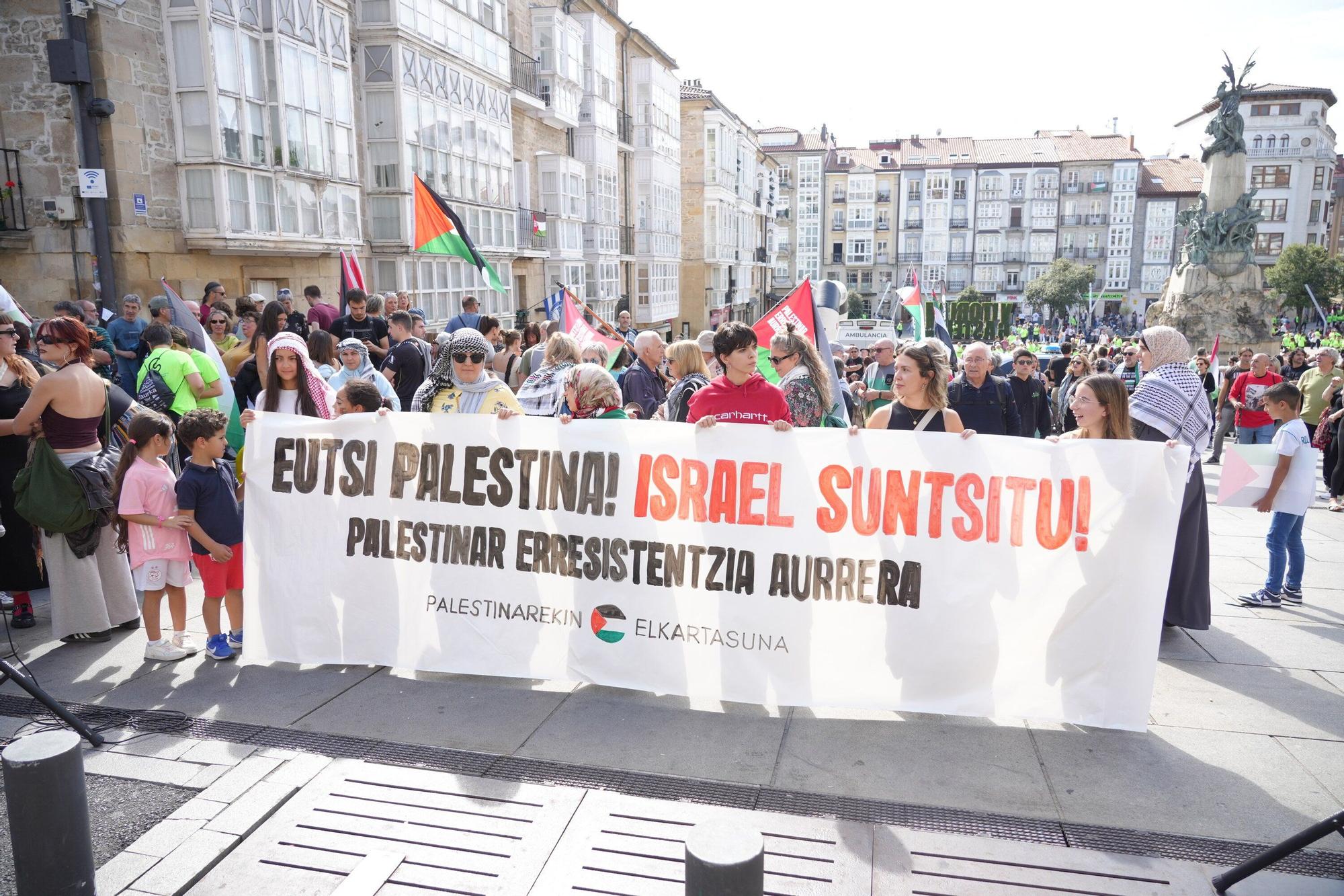 En imágenes: Manifestación en Vitoria-Gasteiz a favor de Palestina