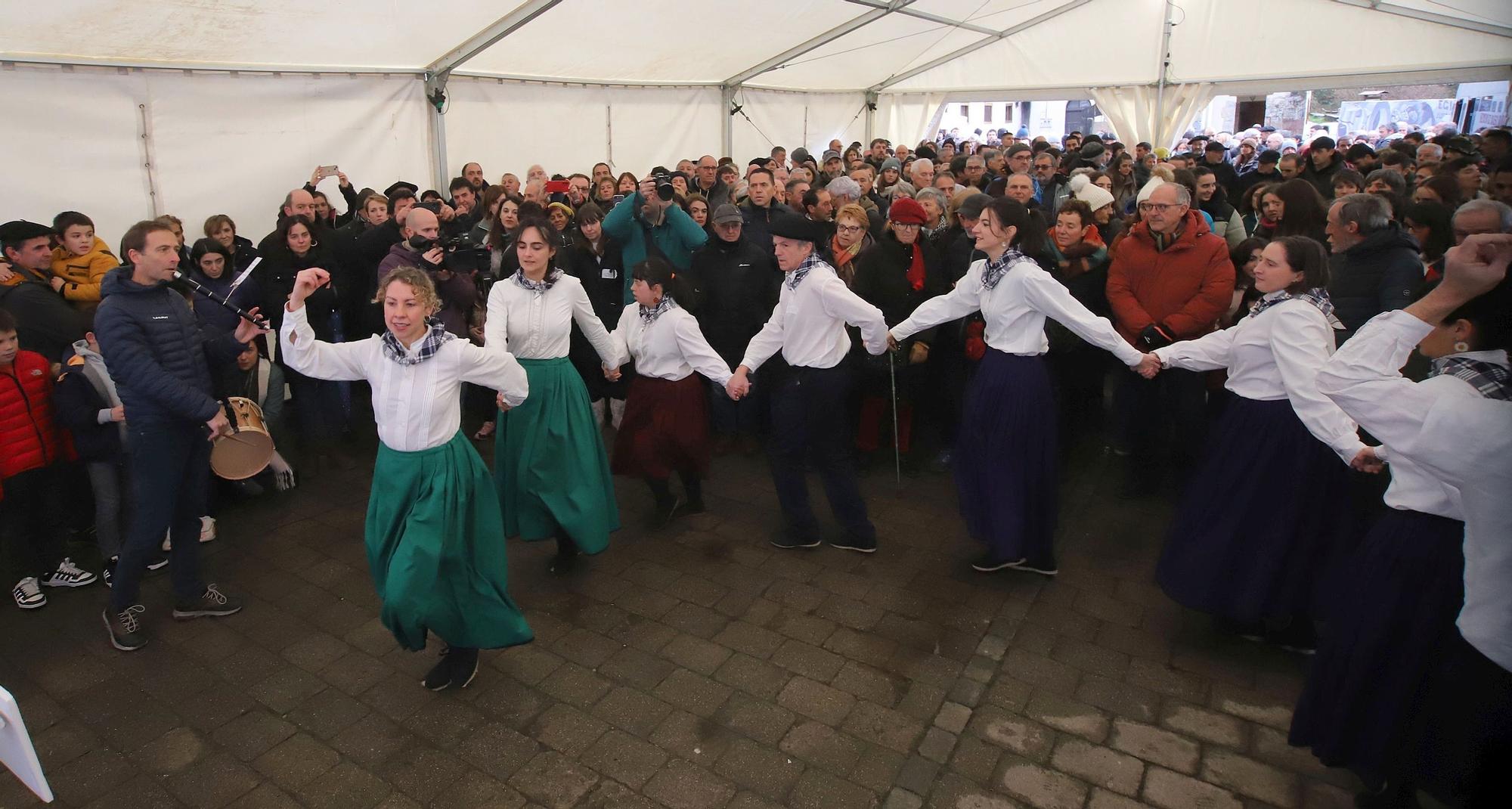 Fotos del homenaje a Mikel Zabalza en el 40 aniversario de su muerte tras ser detenido por la Guardia Civil