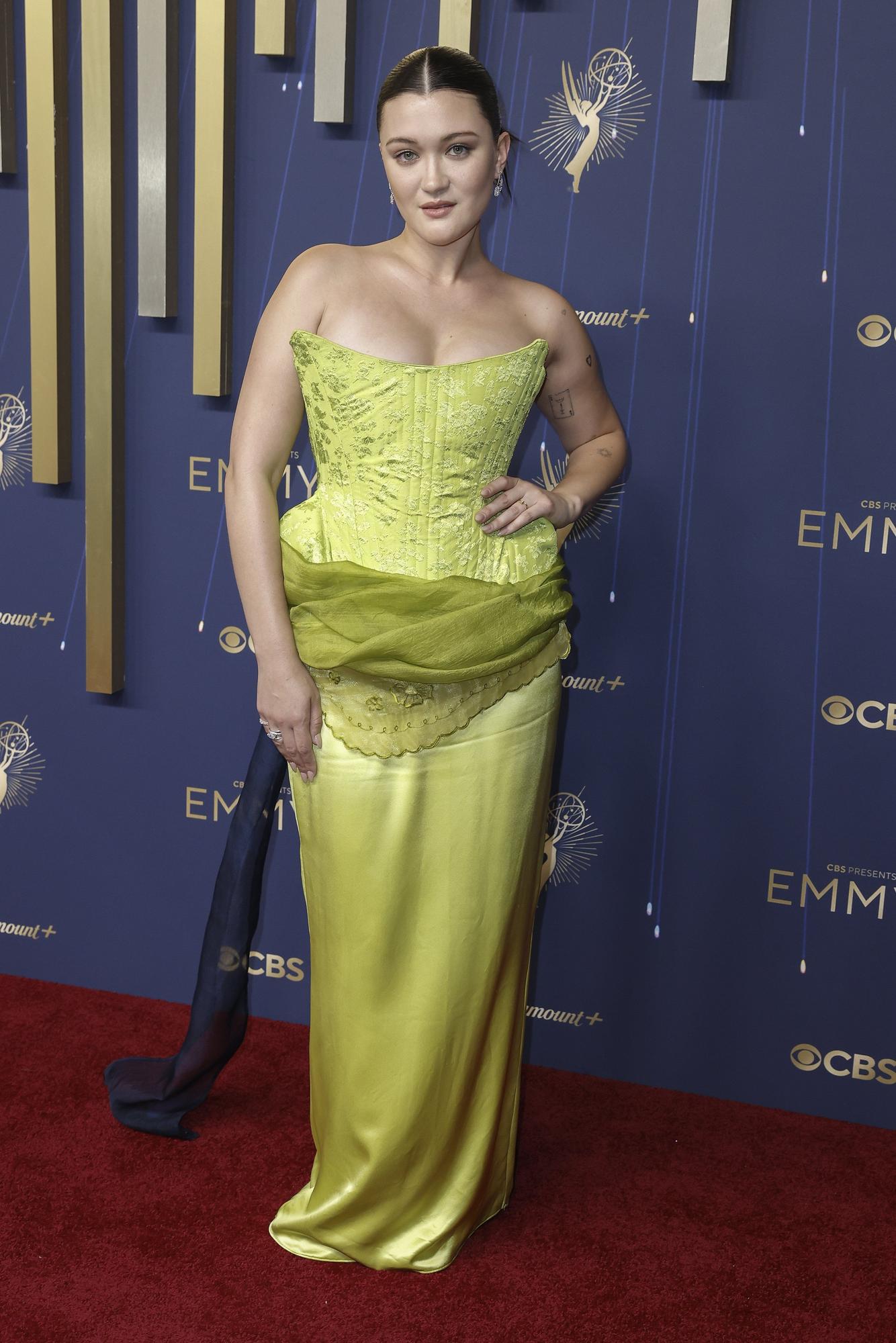 Alta costura y mensajes políticos: Jenna Ortega y Javier Bardem, protagonistas de la alfombra roja de los Emmy 2025