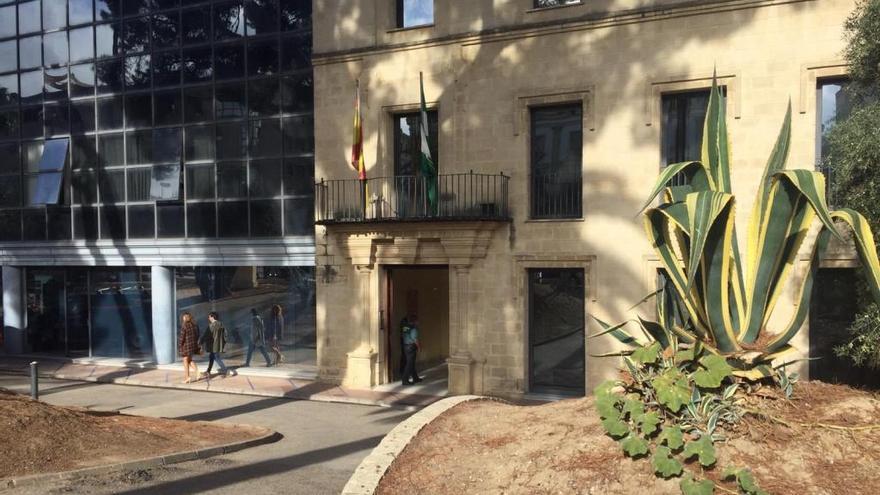 Prisión permanente revisable por asesinar a martillazos a su esposa