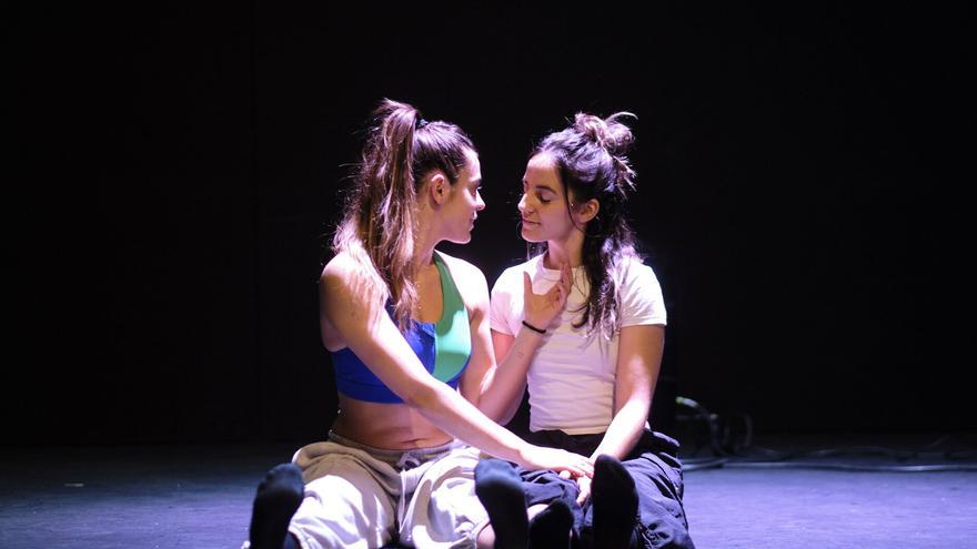 La compañía local Bagira, Bagara se estrena este sábado en la ENT con ‘De rosas o de lirios’