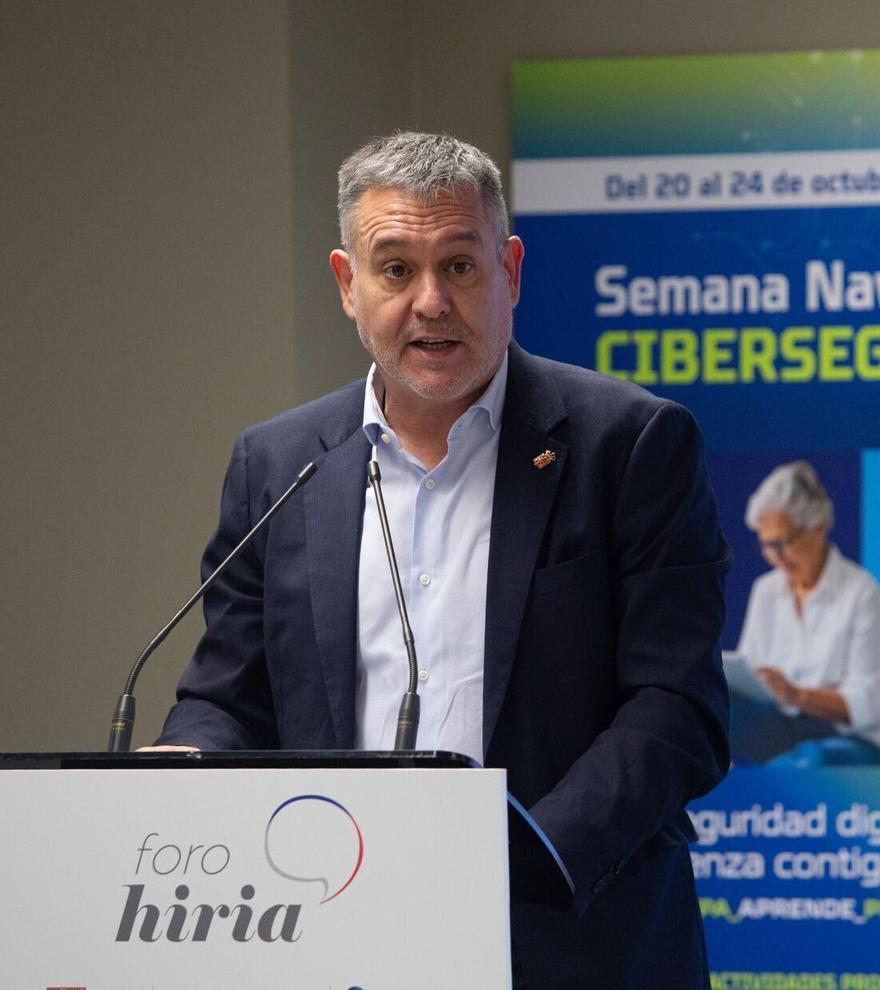 Juan Luis García, consejero de Universidad, Innovación y Transformación Digital, durante la apertura institucional del Foro Hiria
