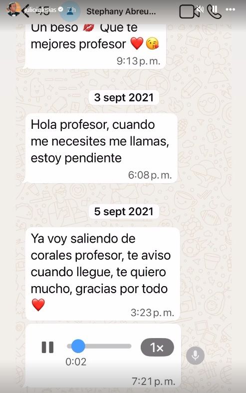 Julio Iglesias publica mensajes de 'WhatsApp' enviados por sus exempleadas.