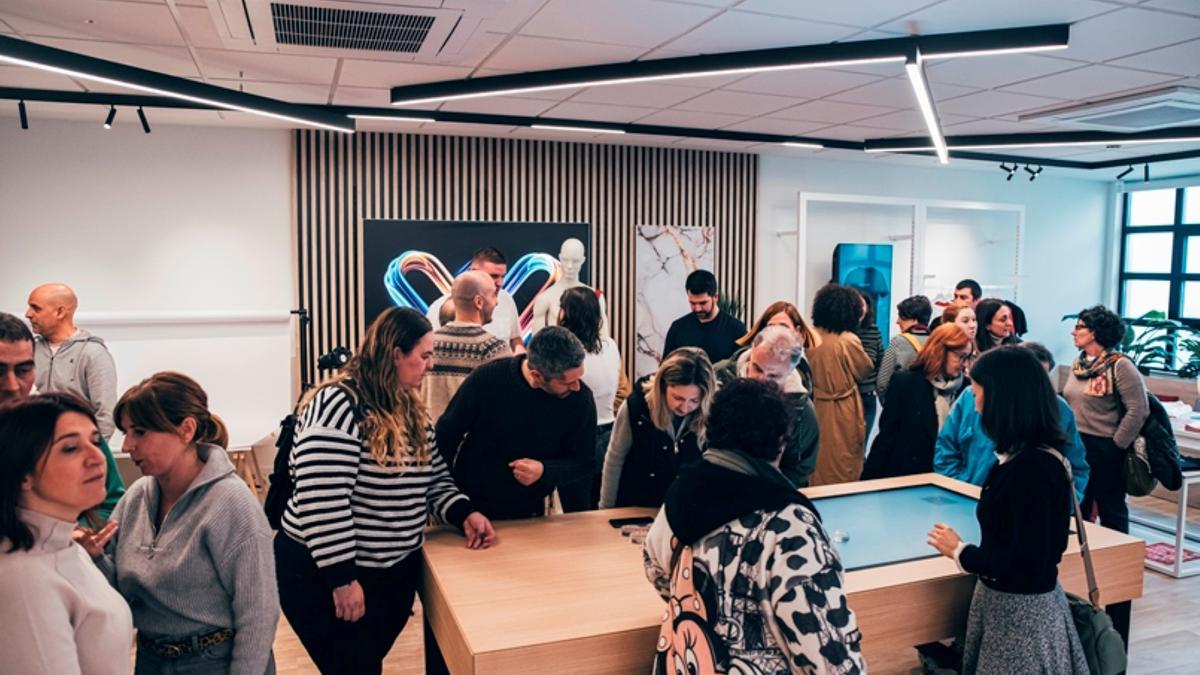 Irundarras en el interior de Commerce Lab. / N.G. Irundarras en el interior de Commerce Lab. / N.G.