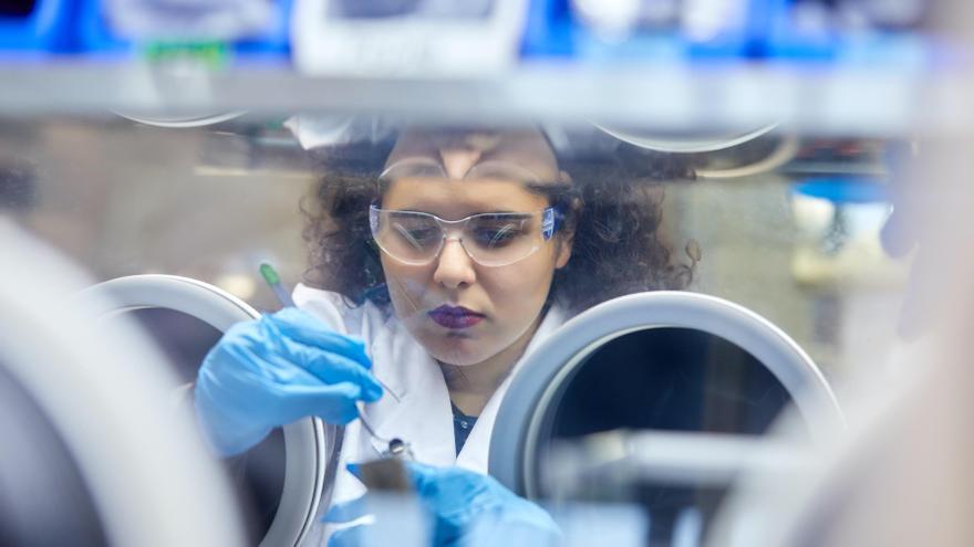 CIC energiGUNE impulsa el desarrollo de textiles inteligentes capaces de gestionar temperatura y energía