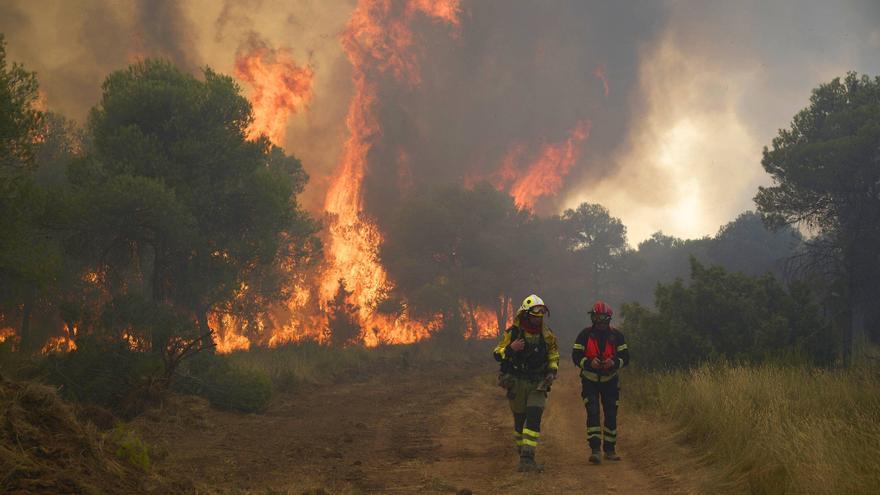 El incendio de Carcastillo sigue avanzando fuera de control hacia Figarol