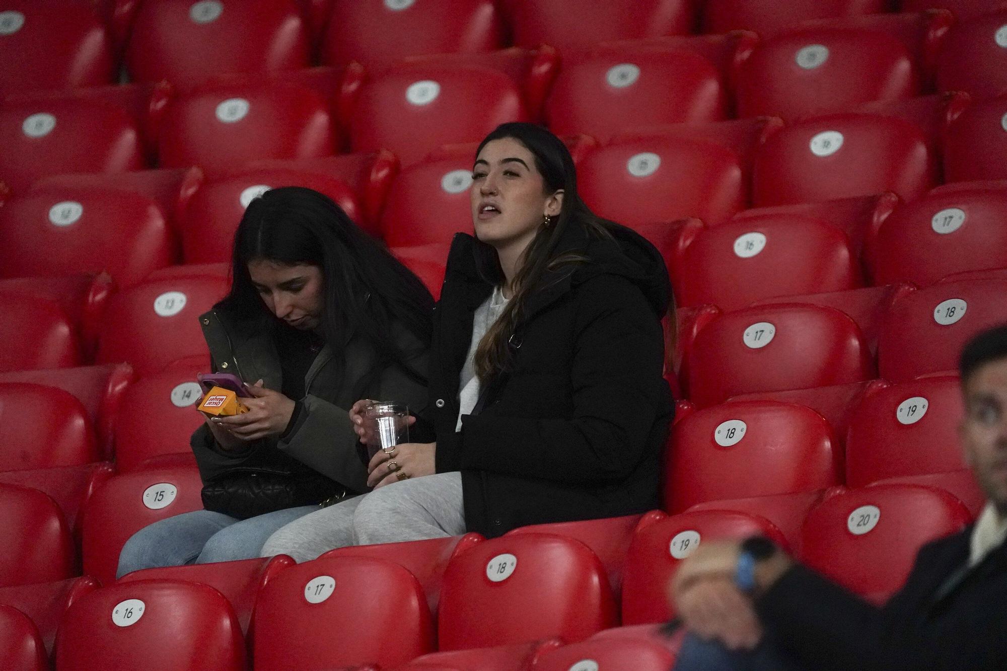 ¿Has estado en San Mamés viendo el Athletic-Atlético? Búscate en nuestra galería