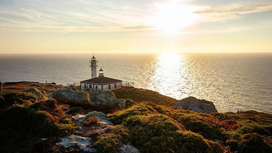Los centinelas del mar: 4 rutas por faros legendarios