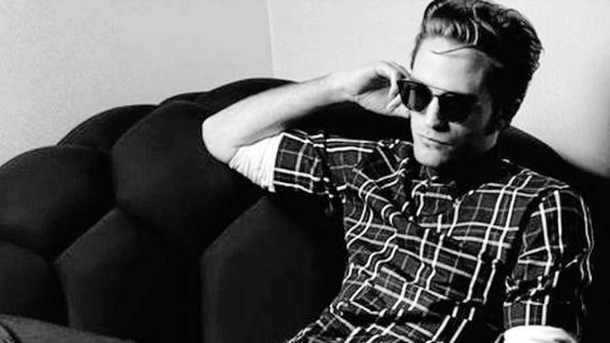 Pattinson hace historia con su posado para la marca Dior