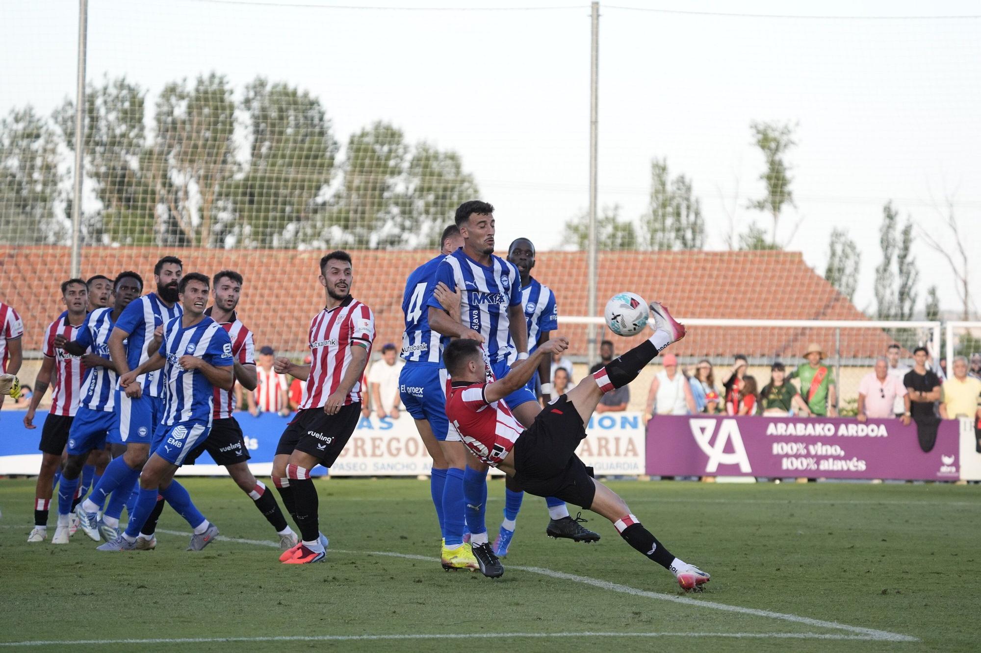En imágenes: Ilusionante estreno del Alavés en Laguardia (1-0)