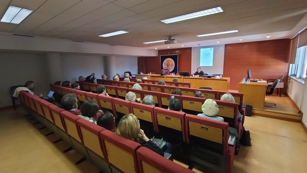 Madril UNEDen omenaldia egin zioten atzo Patri Urkizuri.