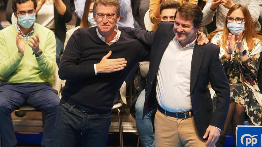 Feijóo insiste en su &quot;total apoyo&quot; a Mañueco pero elude la toma de posesión