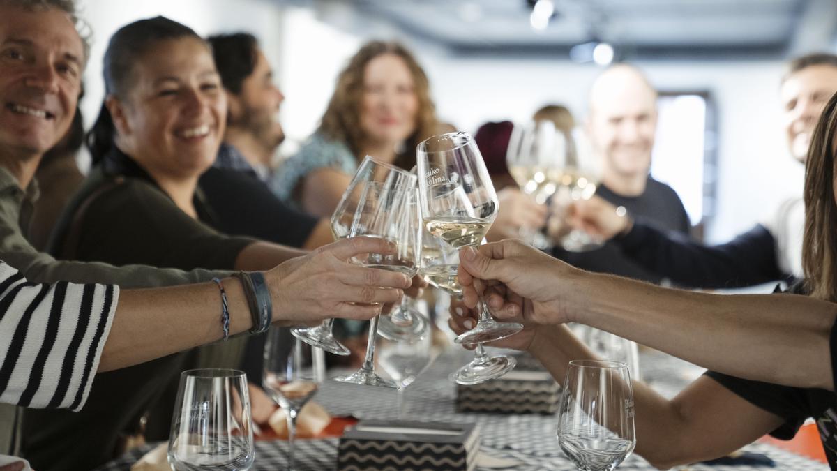 El txakoli de la D.O. Bizkaiko Txakolina es el gran protagonista de la Fiesta de la Vendimia.