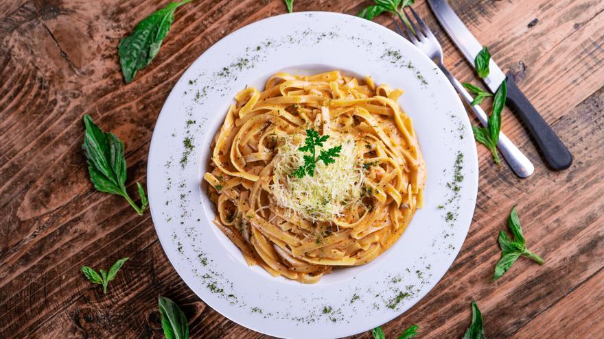 El secreto para preparar la auténtica pasta carbonara italiana, según Laura Pausini