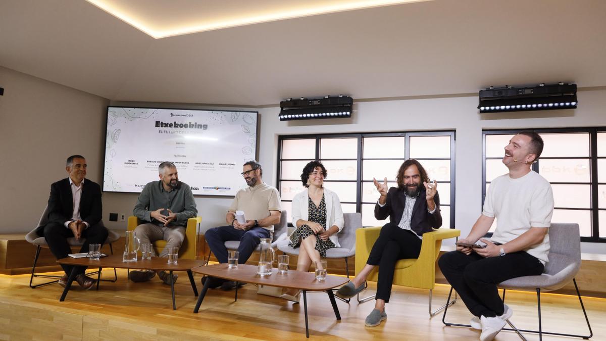 Imagen del encuentro DEIA &quot;Etxekooking, el futuro de la cocina&quot;