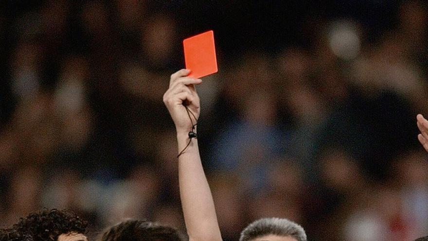 Treinta partidos de sanción por amenazas y agresión verbal a un árbitro en el Trofeo Boscos