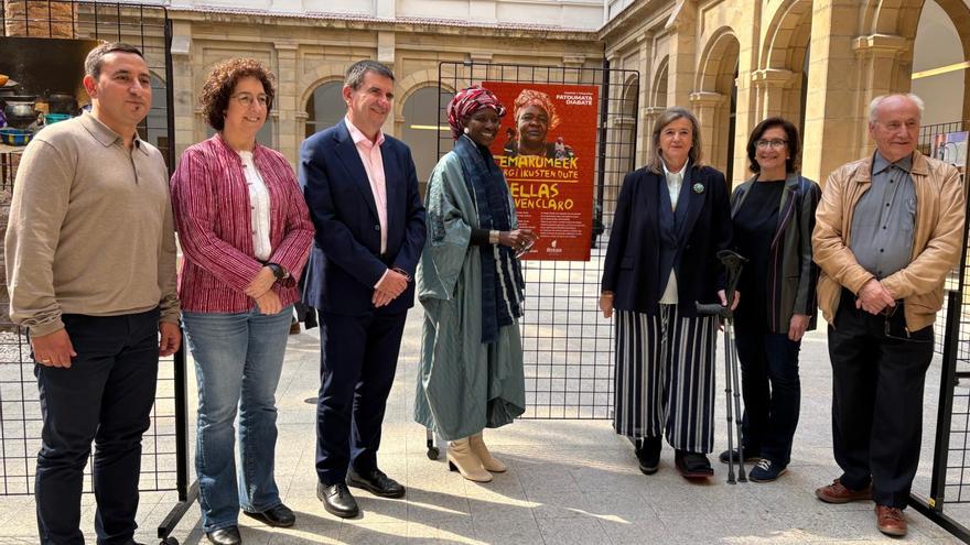 La conmovedora exposición en Deusto que muestra el papel de las mujeres en Mali