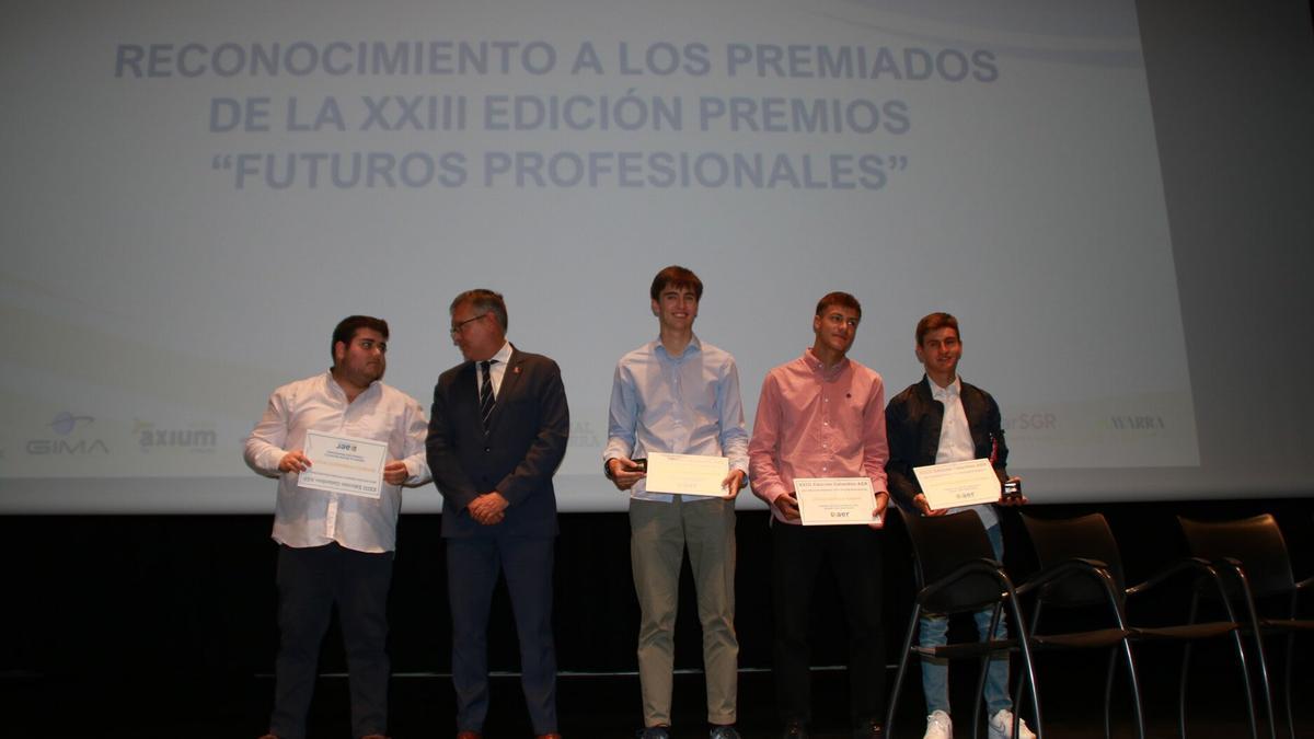 Premios a los futuros profesionales entregados en la ceremonia.