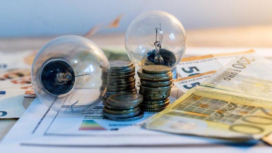 Olvídate de pagar de más en la factura de la luz: 3 trucos del electricista Ricardo Abellán para ahorrar