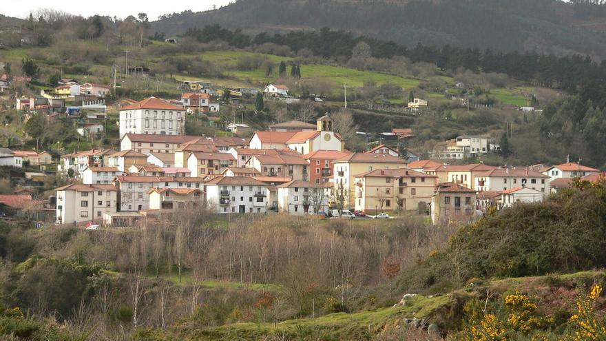 La Ertzaintza identifica 25 vehículos en el parking de La Arboleda para prevenir una posible carrera ilegal