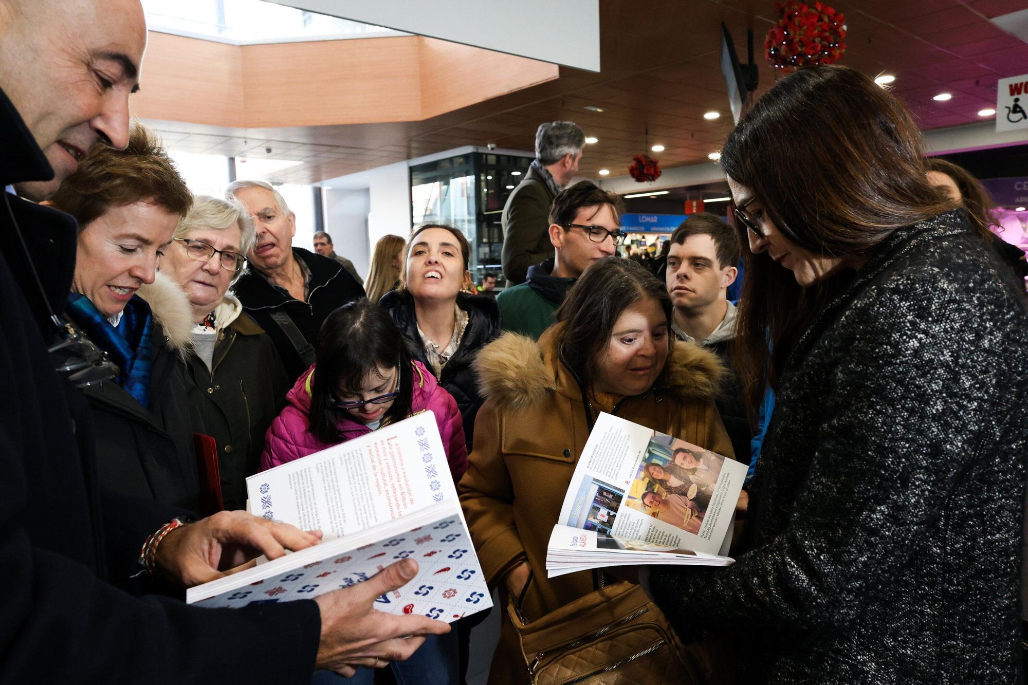 En imágenes: La Fundación Síndrome de Down presenta la guía gastronómica 'Bilbao Zaporetan'