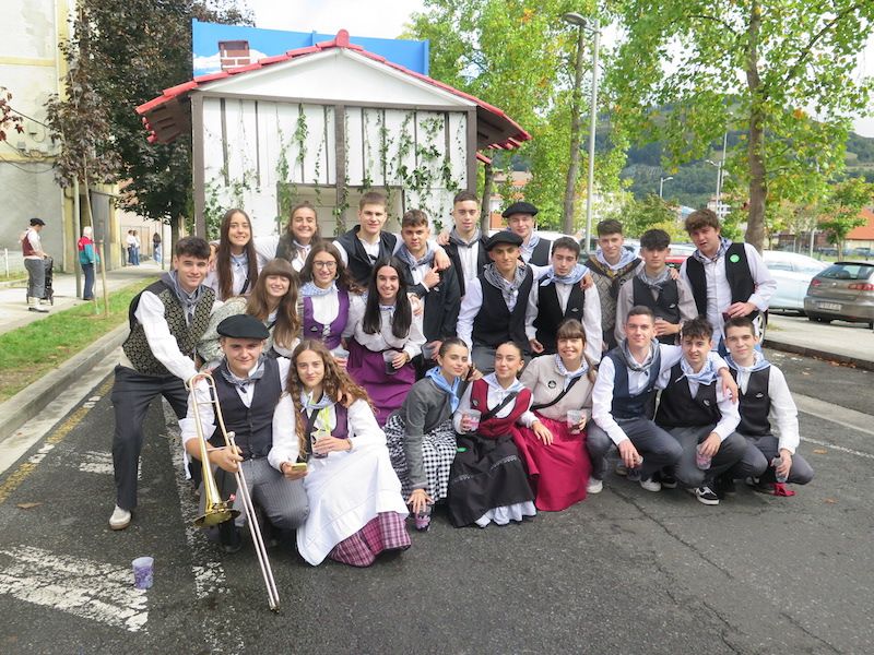 El desfile de la Euskal Jaia de Urretxu, en imágenes