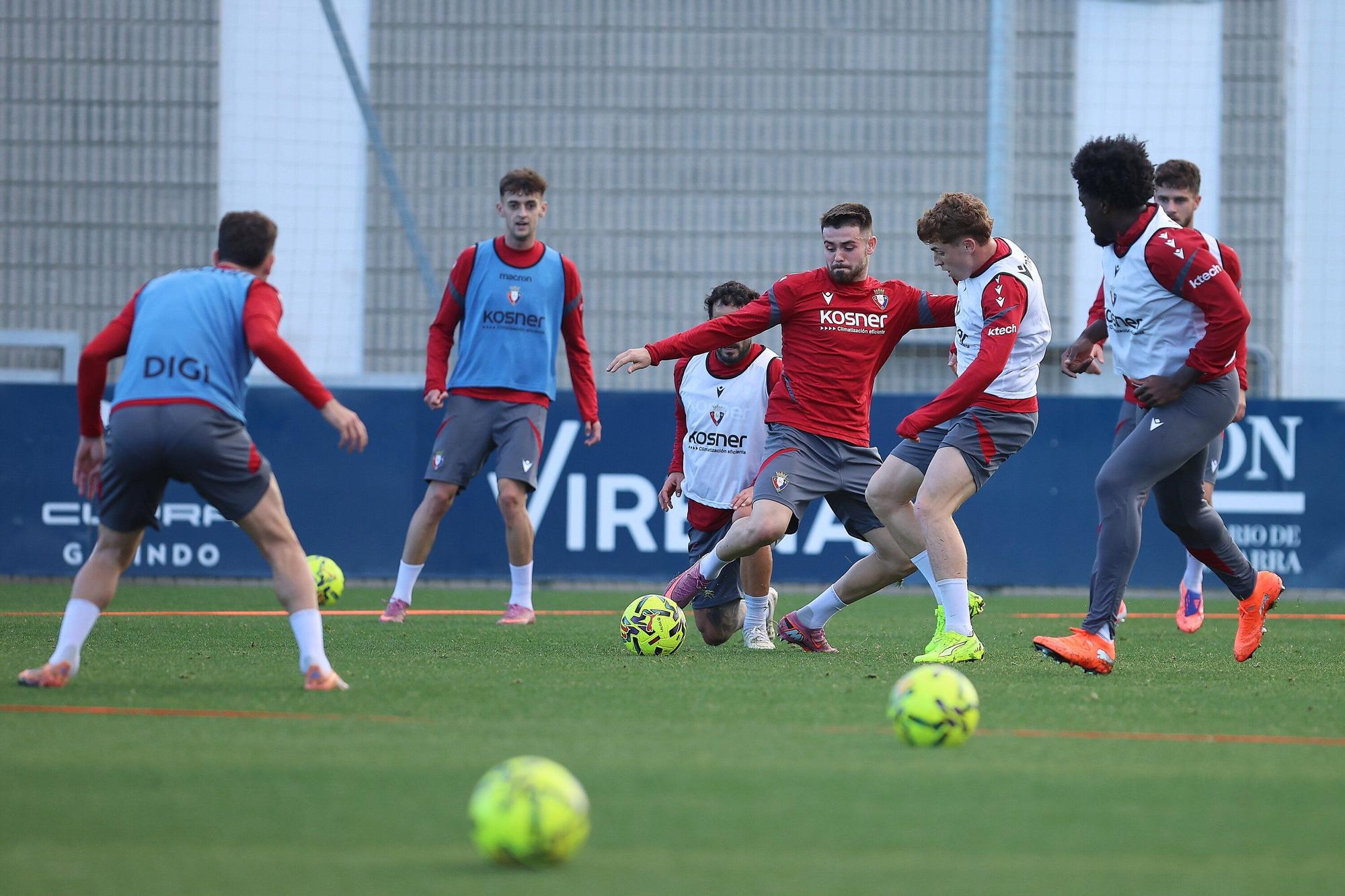 Fotos del entrenamiento de Osasuna (17/11/2025)