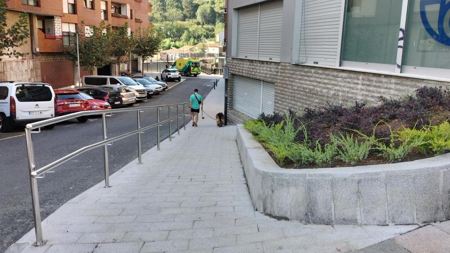 Ortuella mejora los accesos de la estación de la Sagrada Familia