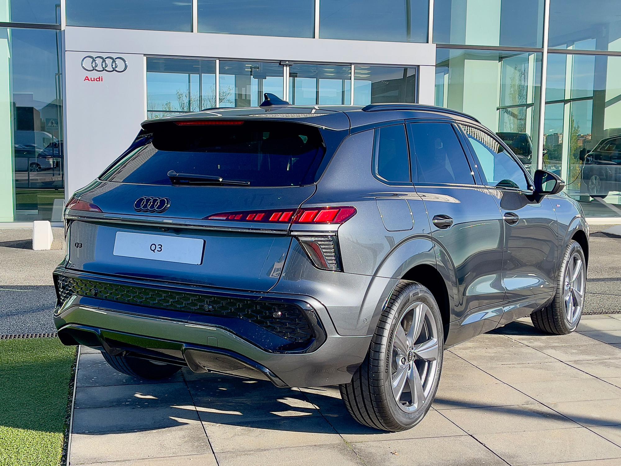 Audi-Q3-SUV e-hybrid, en Iruñamovil