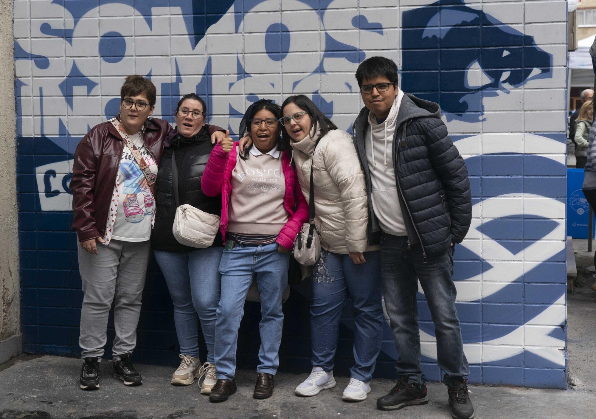 La inclusión se pinta en el mural de APDEMA