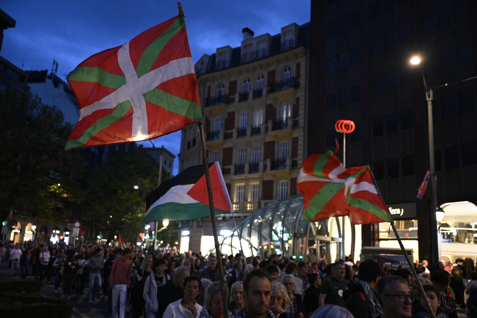 Cientos de personas marchan en Bilbao en apoyo a Palestina