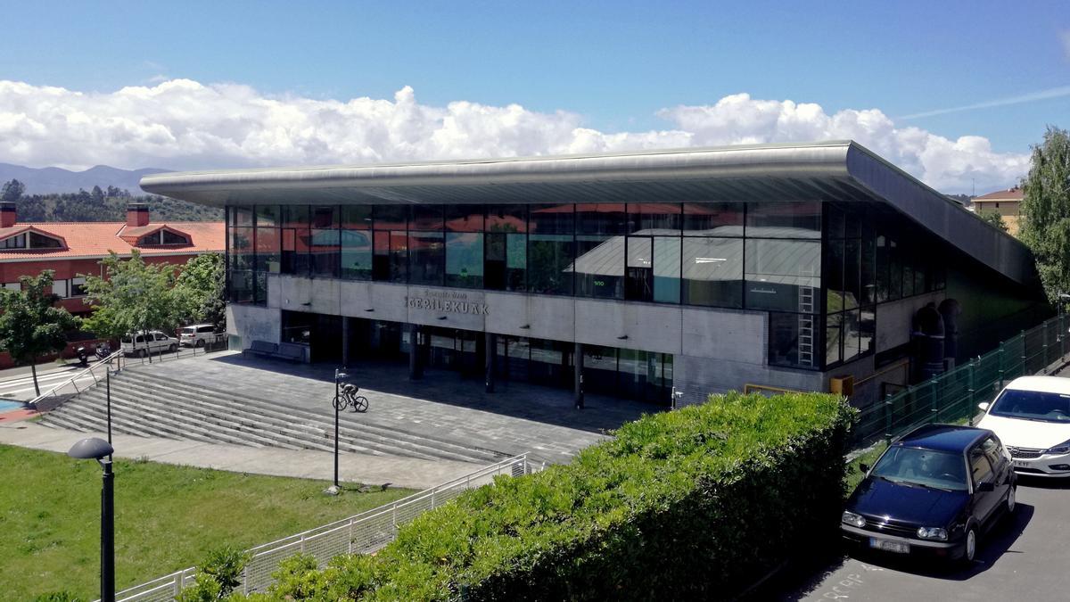 Se contemplan mejoras en instalaciones deportivas.