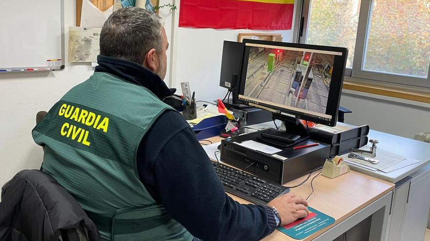 La Guardia Civil recupera dos vehículos de alta gama robados en un concesionario en Navarra